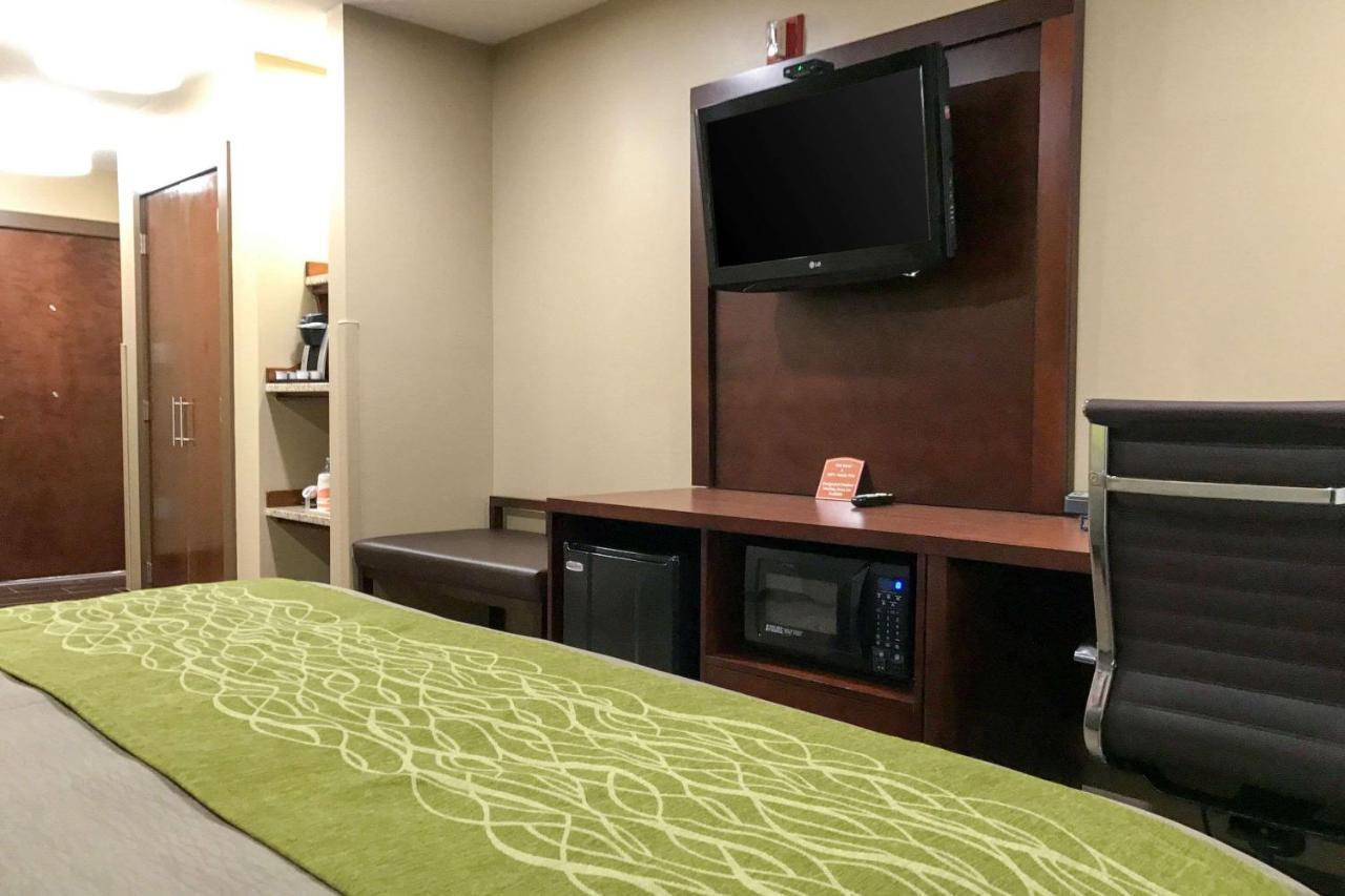 Pulaski Giles Hotel Inn And Suites מראה חיצוני תמונה