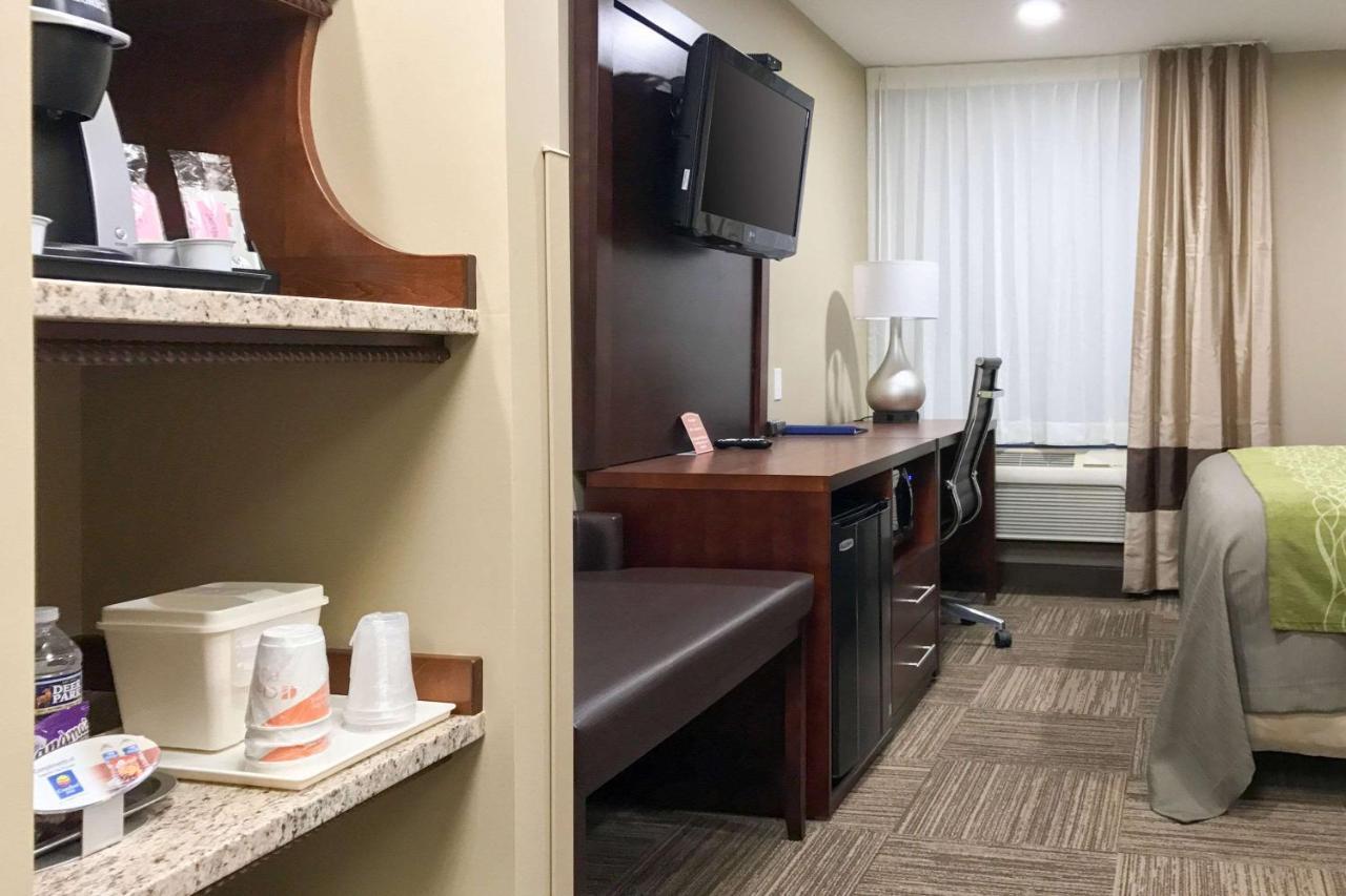 Pulaski Giles Hotel Inn And Suites מראה חיצוני תמונה