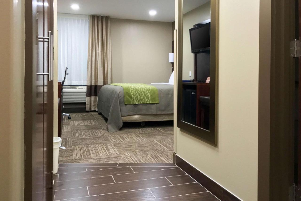 Pulaski Giles Hotel Inn And Suites מראה חיצוני תמונה