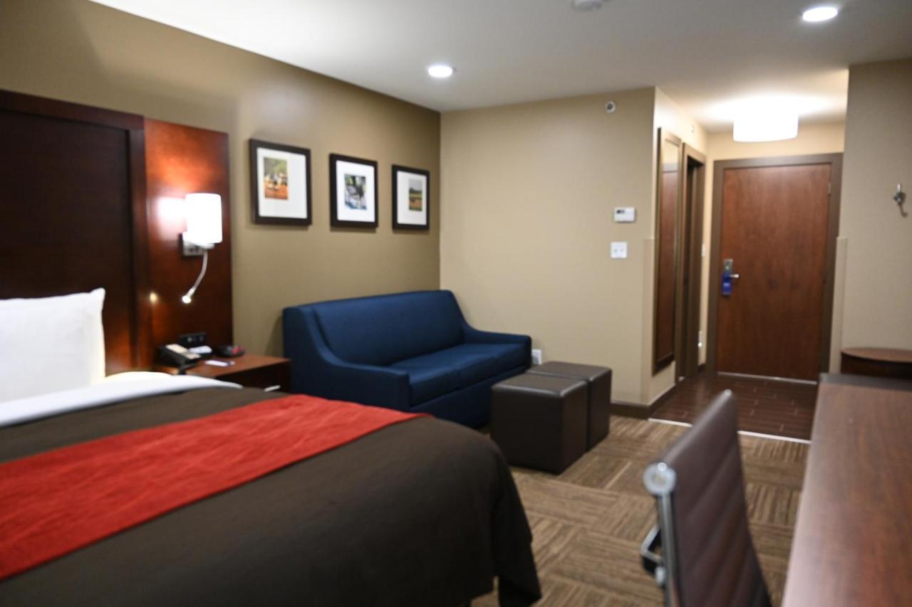 Pulaski Giles Hotel Inn And Suites מראה חיצוני תמונה