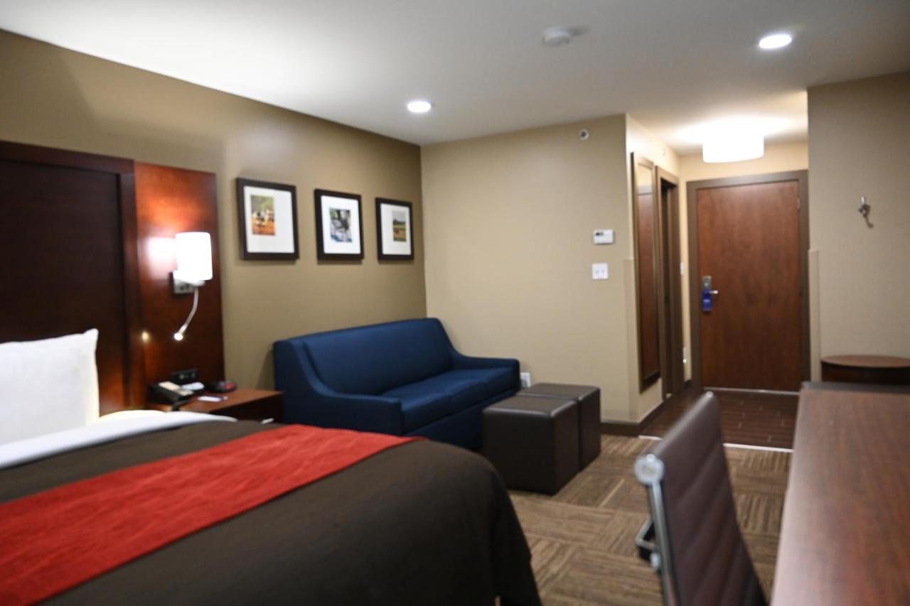 Pulaski Giles Hotel Inn And Suites מראה חיצוני תמונה