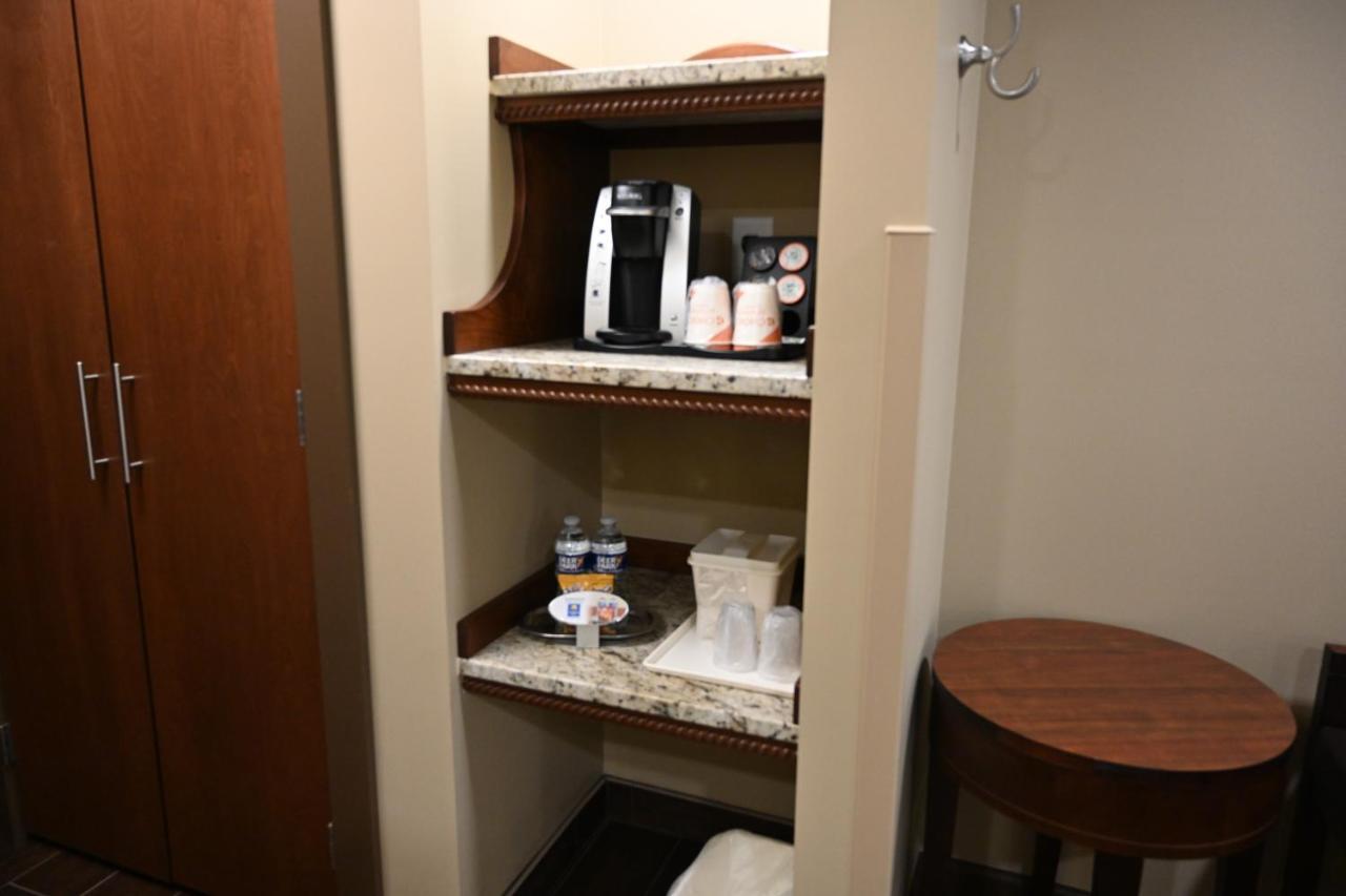 Pulaski Giles Hotel Inn And Suites מראה חיצוני תמונה