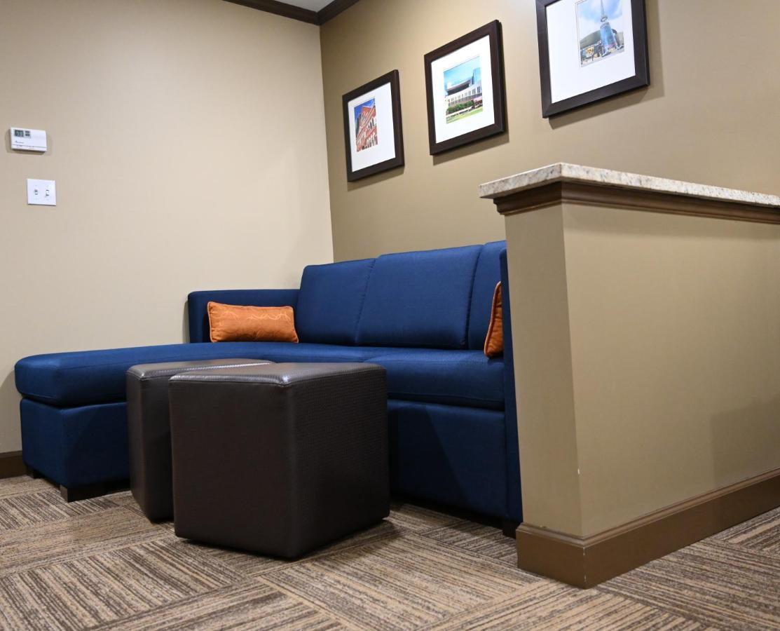 Pulaski Giles Hotel Inn And Suites מראה חיצוני תמונה