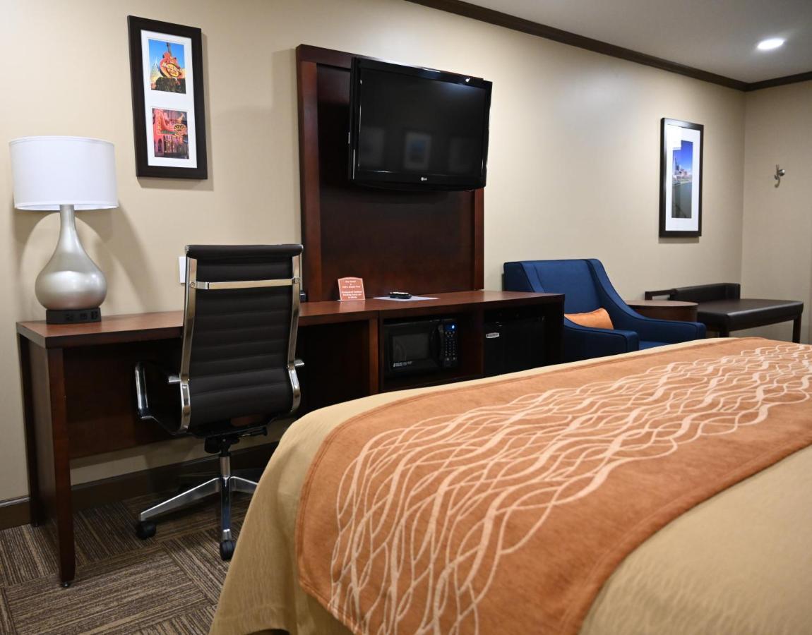 Pulaski Giles Hotel Inn And Suites מראה חיצוני תמונה