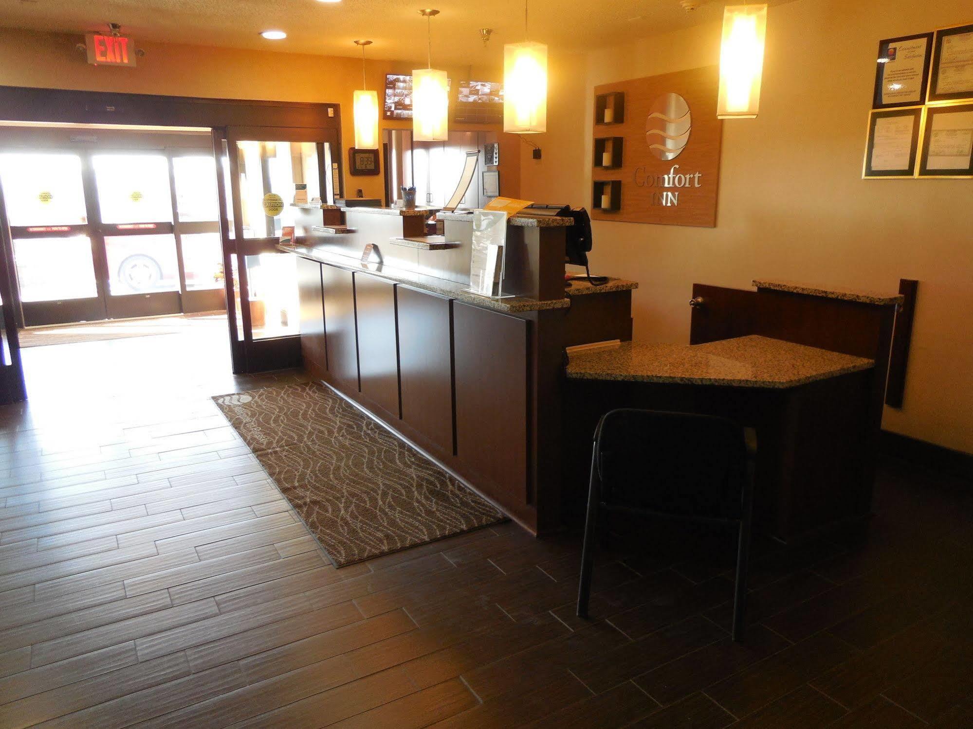 Pulaski Giles Hotel Inn And Suites מראה חיצוני תמונה