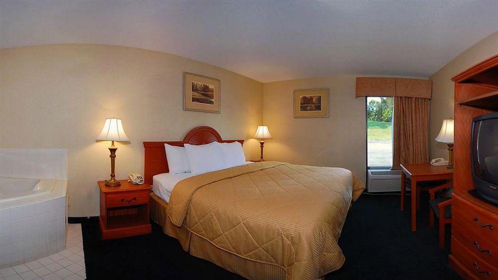 Pulaski Giles Hotel Inn And Suites מראה חיצוני תמונה